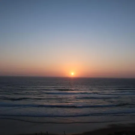 Casa Dos Amigos Surf House Praia da Lourinha