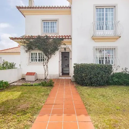 Casa Dos Amigos Surf House * Praia da Lourinha